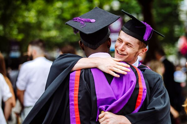 牛津大学博士后